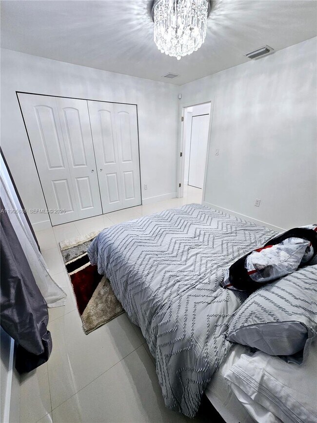 Building Photo - 16138 SW 154th Ct