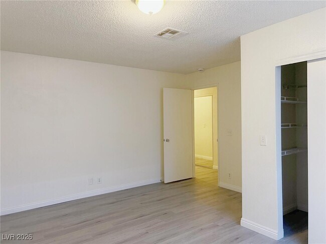 Building Photo - 6802 Bonillo Dr