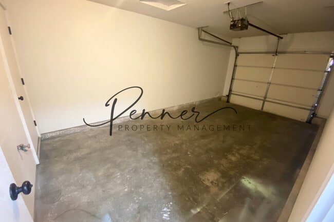 Building Photo - 201 NE Dogwood