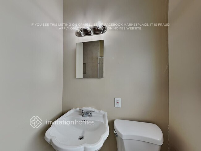 Building Photo - 1275 SW 28th Rd