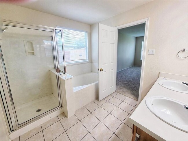 Building Photo - 503 Lafayette Square Dr