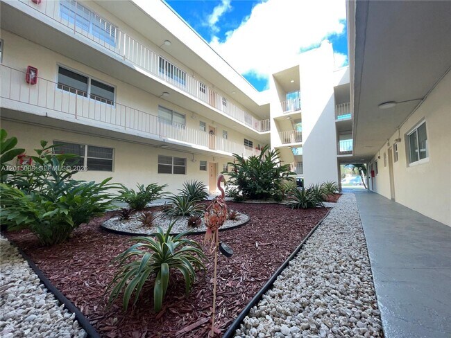 Building Photo - 10300 Coral Wy