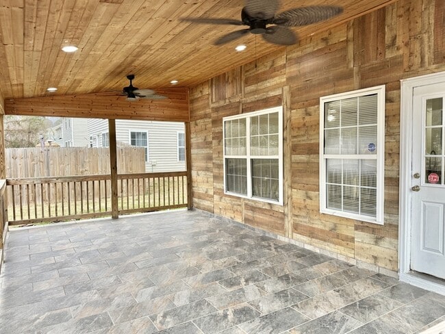 Building Photo - 505 Clearfield Dr