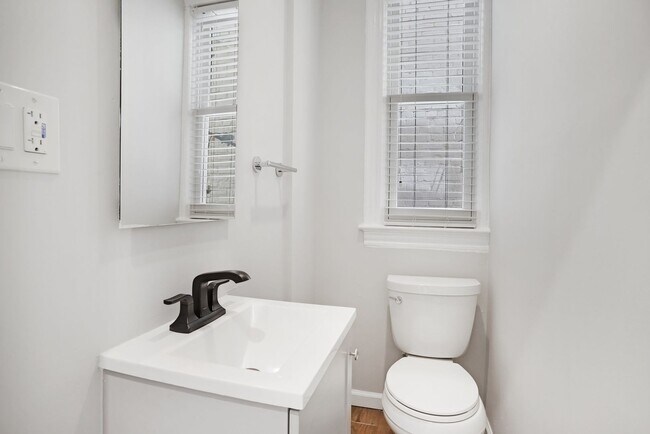 Building Photo - Charming Capitol Hill House| Don't miss the 3D-TOUR!