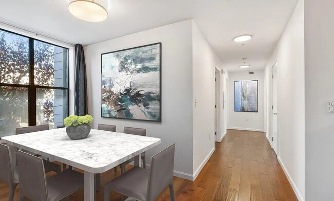 Building Photo - Experience San Francisco, your way with attractions in the heart of The City