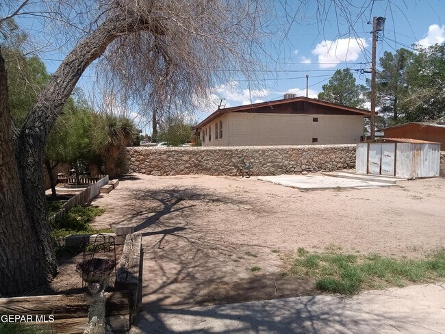 Building Photo - 8108 Margaret Ln