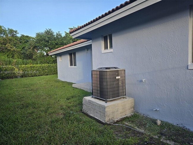 Building Photo - 20137 SW 88th Ct