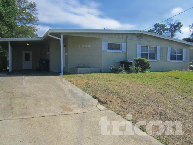 Building Photo - 6904 Holiday Rd N