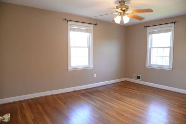 Building Photo - Spacious & Sunny Three-Bedroom Towson Home...