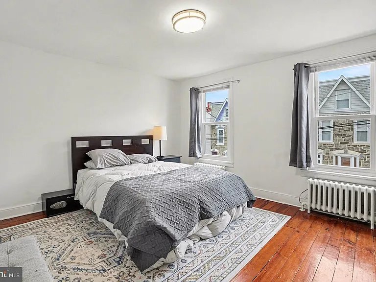 Building Photo - 115 Hermit St