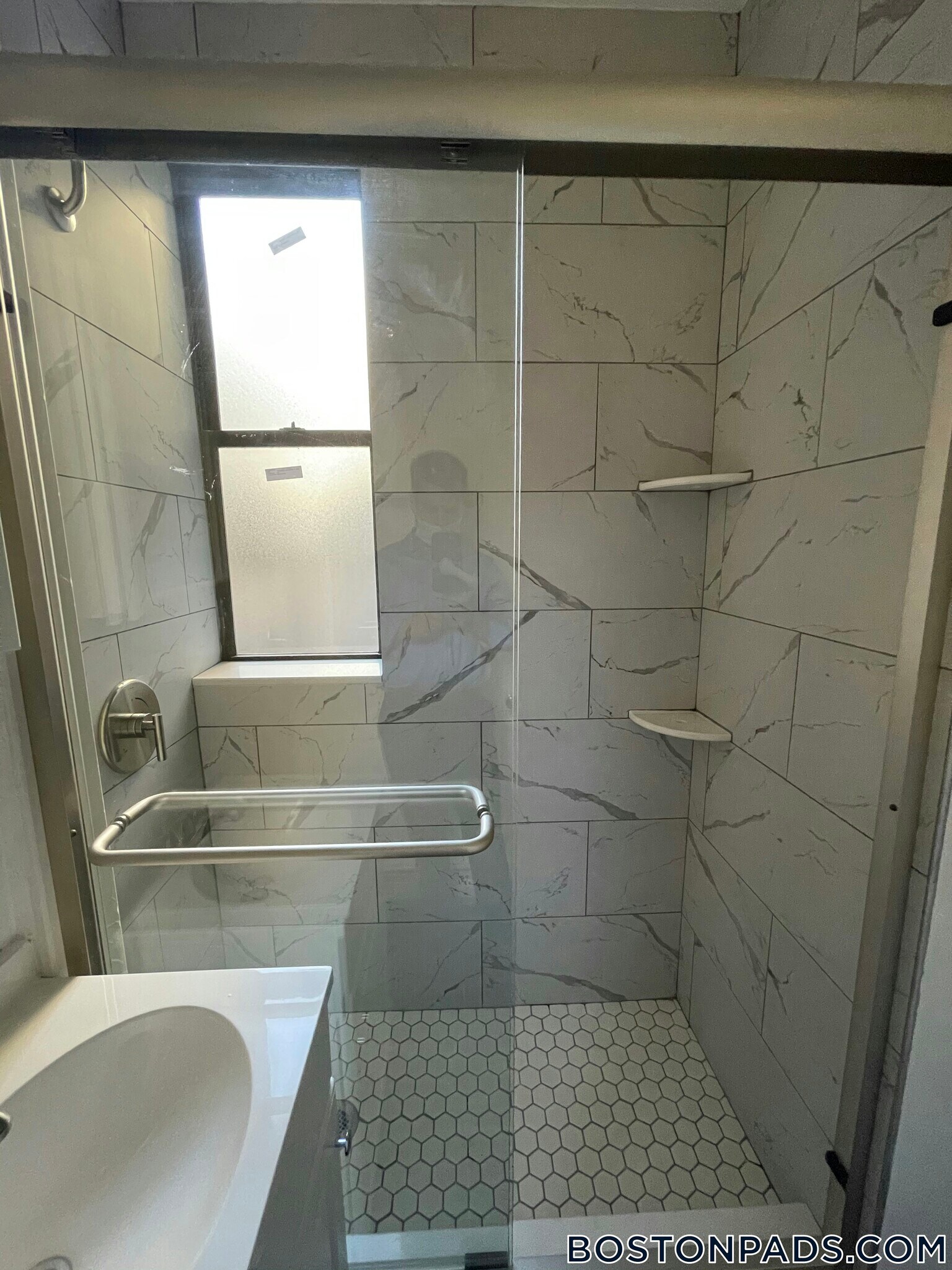 Building Photo - 77 Park Dr