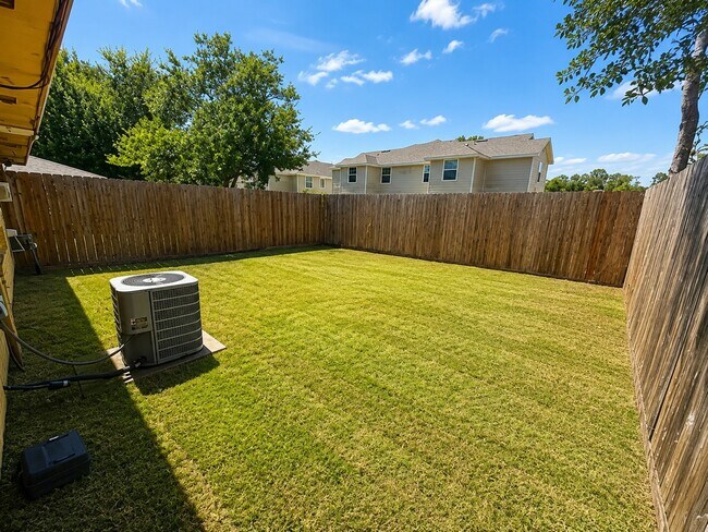 Building Photo - 22413 Tree House Ln