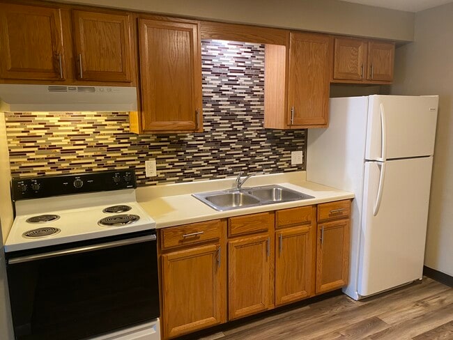 Building Photo - 1125 N Highland Ave