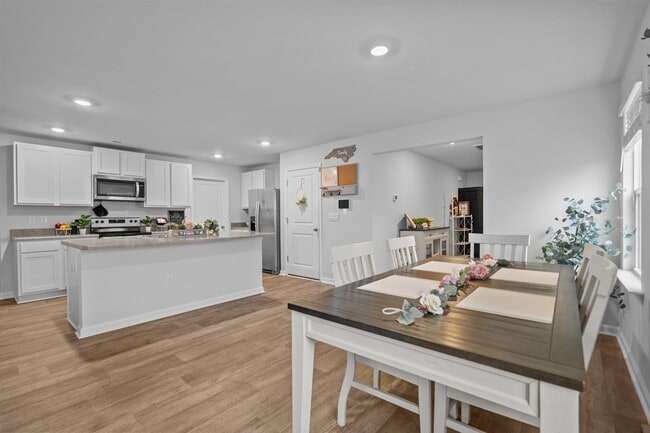 Building Photo - 402 Folkstone Rd