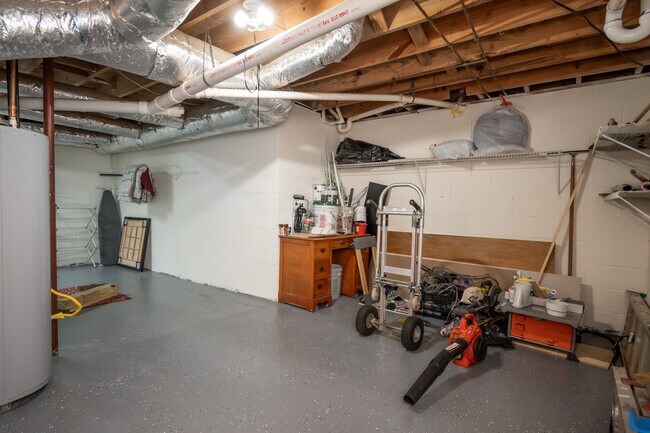Building Photo - 115 Winterberry Dr