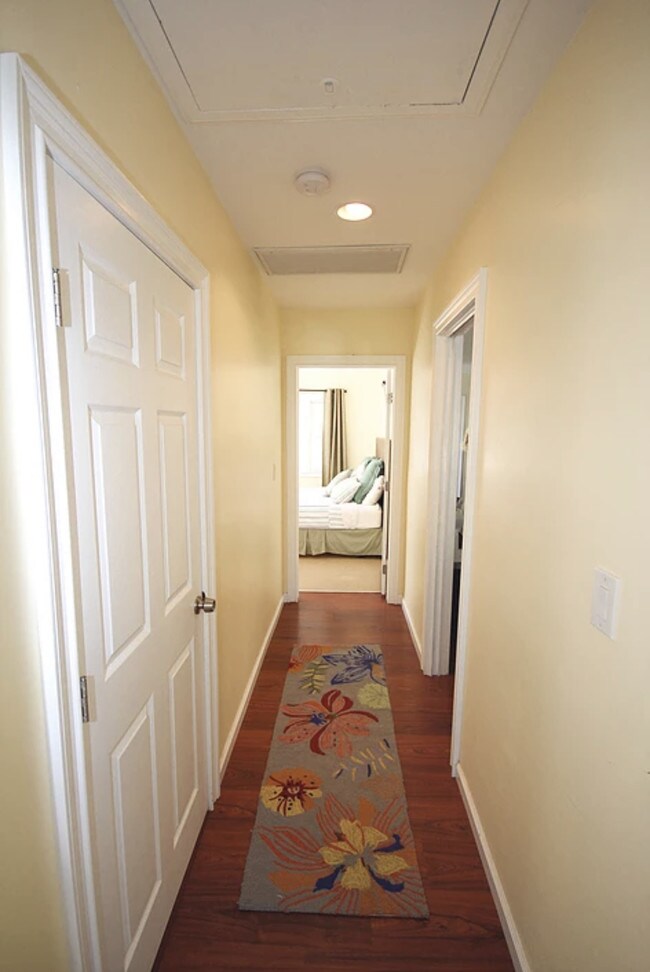 Building Photo - 220 Avenue A