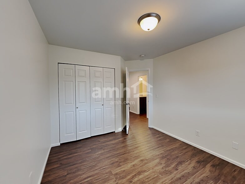 Building Photo - 17920 16th Ave Ct E