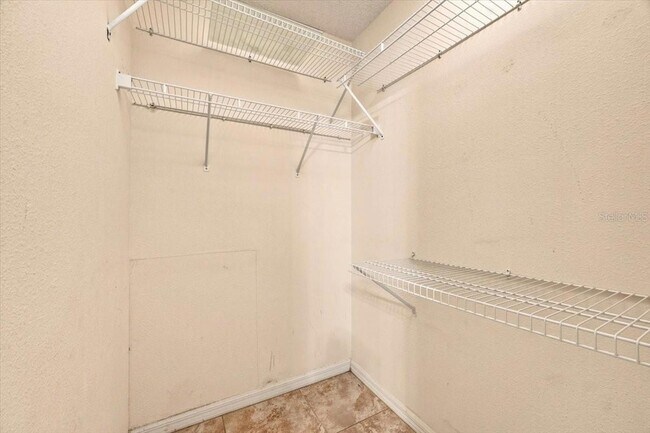 Building Photo - 2393 Paulette Dr