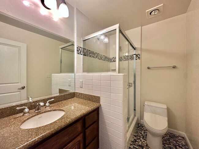 Building Photo - Beautifully Renovated Multi-Level Living C...