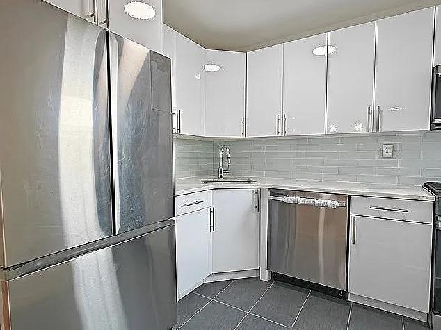 Building Photo - 210 Clinton Ave