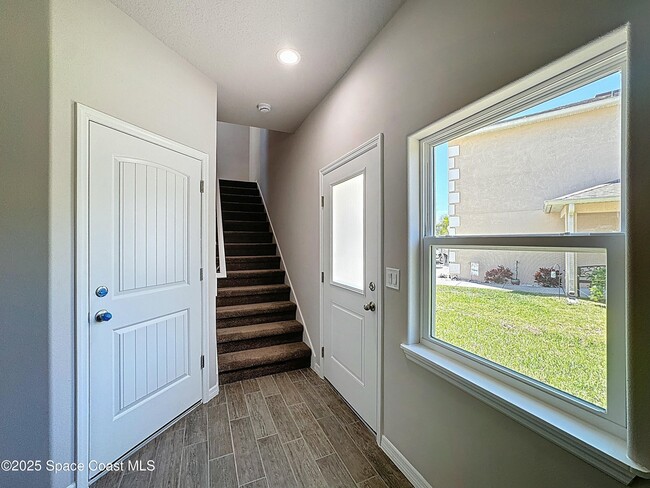 Building Photo - 512 L M Davey Ln