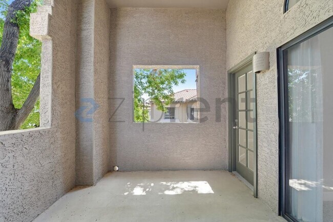 Building Photo - 9600 N 96th St