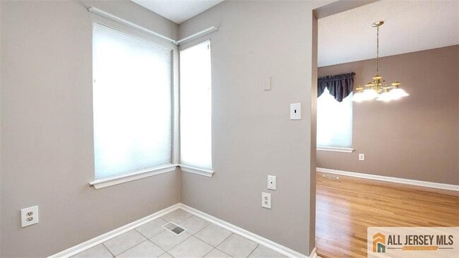 Building Photo - 45 Farnham Square