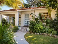 Building Photo - 1009 NW 11th Ct