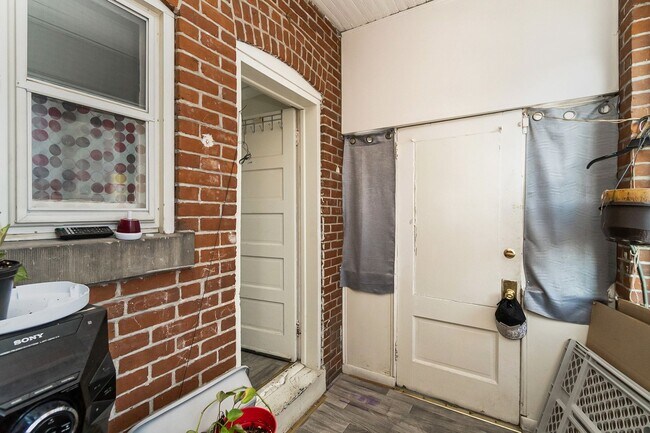 Building Photo - ? Spacious 3-Bedroom Home in Allentown – M...