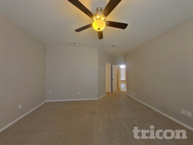 Building Photo - 1081 Treehouse Ln