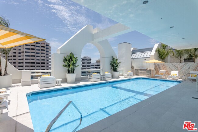 Building Photo - 10520 Wilshire Blvd