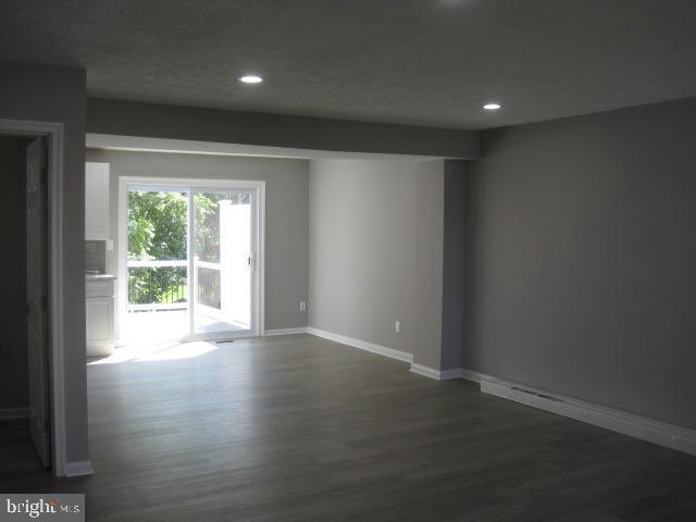 Building Photo - 810 W Spring Meadow Ct