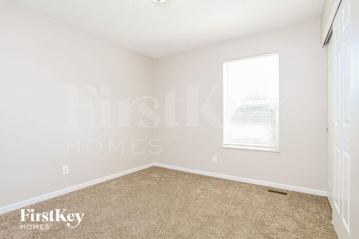 Building Photo - 825 Walton Ct
