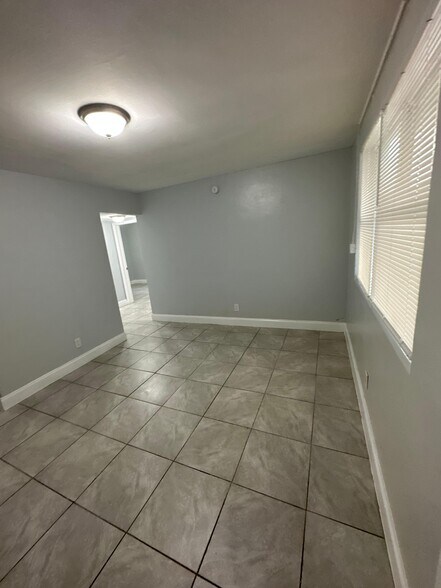 Building Photo - 2004 Palafox St