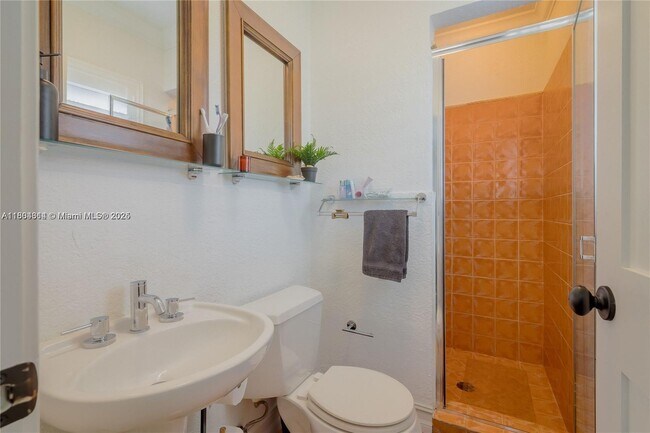 Building Photo - 8500 SW 70th St