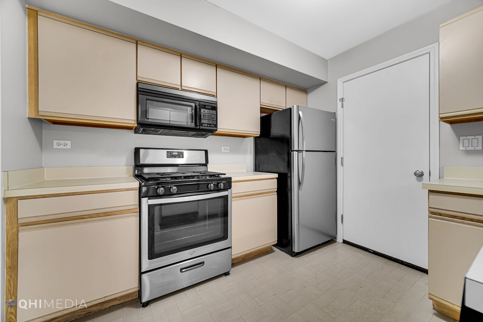 Building Photo - 425 Monmouth Ct