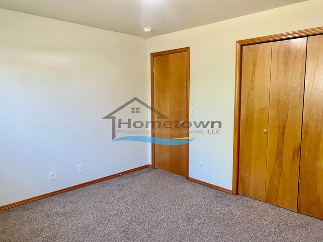 Building Photo - Beautiful 4-Bed, 2-Bath Home on a Corner L...