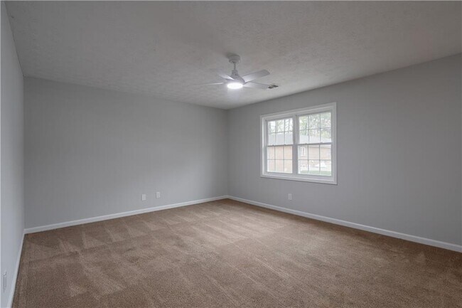 Building Photo - 330 Winding River Dr