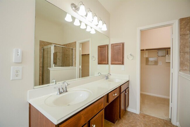 Building Photo - 10030 Arcadian Spgs Ln