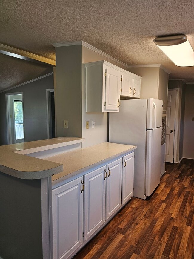 Building Photo - NEW LISTING!!!!!