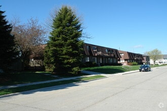 Building Photo - Willow Run
