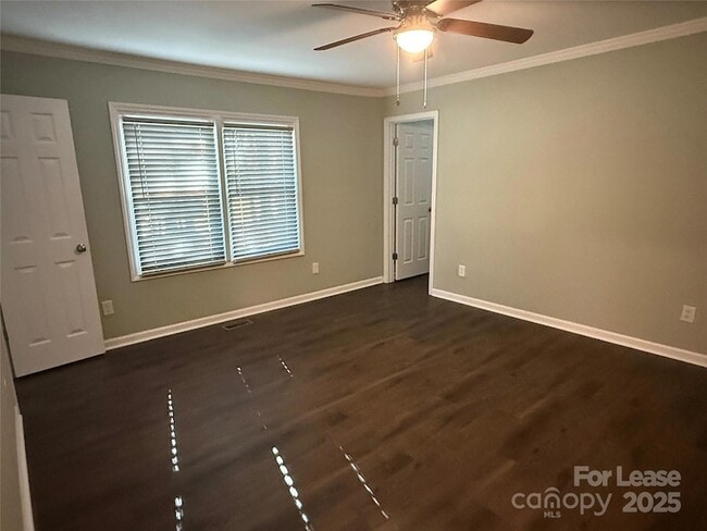 Building Photo - 820 Hamrick St