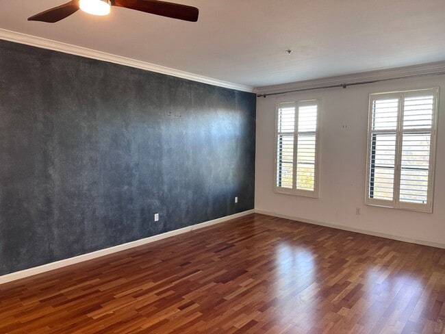 Building Photo - Gorgeous Modern 2 Bedroom 2 Bath Condo in San Jose's Japantown!
