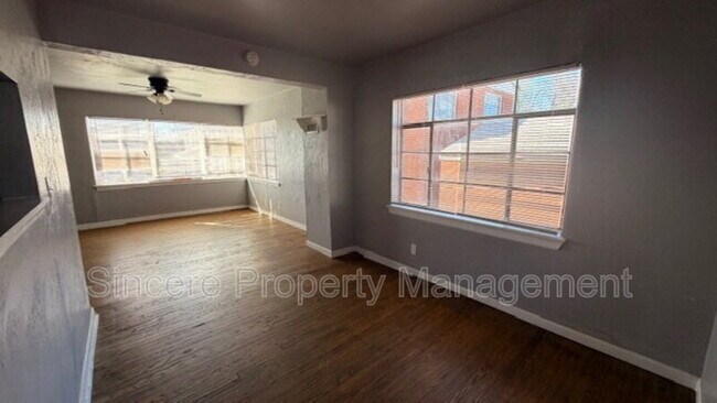 Building Photo - 1931 NE 25th St