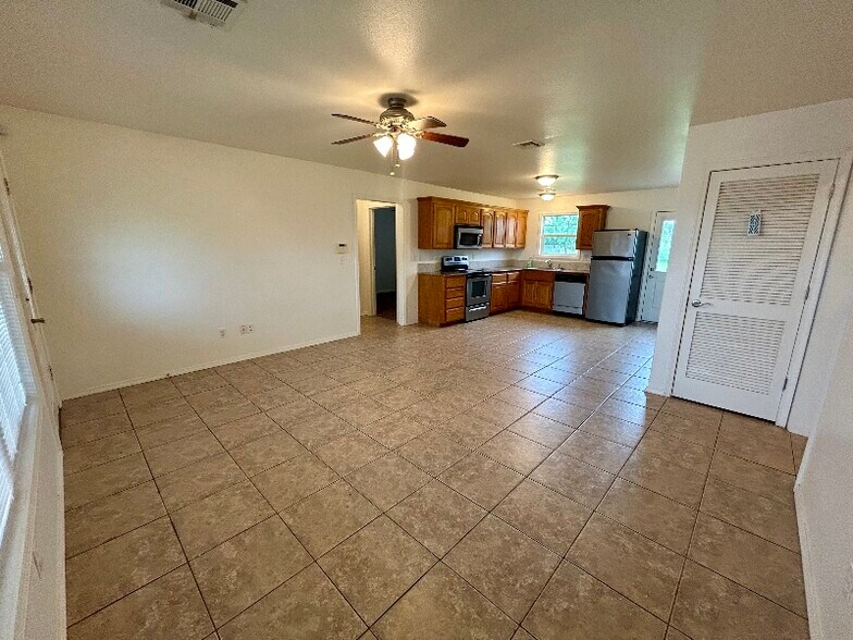 Building Photo - 63020 E 285 Ct