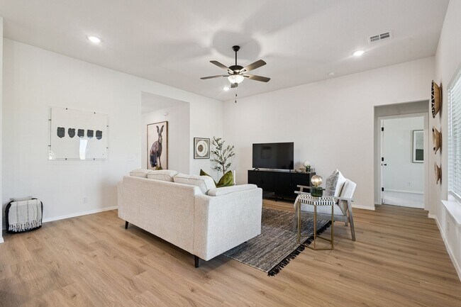 Building Photo - Modern Comfort Meets Turn-Key Living in Owasso’s Newest Build