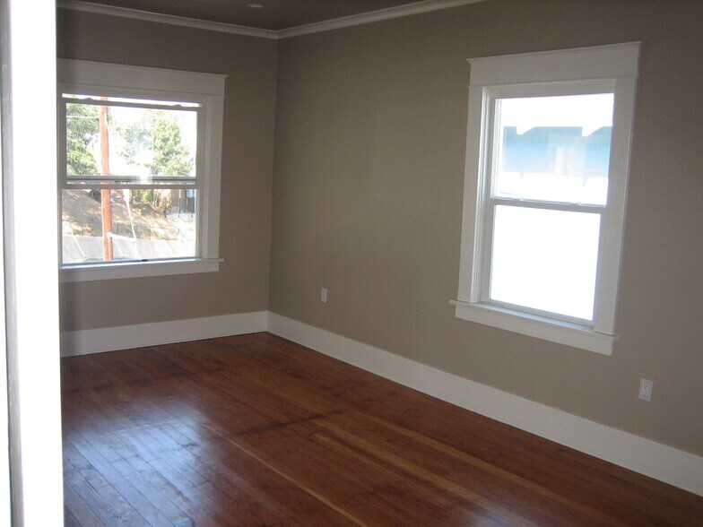 Building Photo - 1818 Santa Ynez St