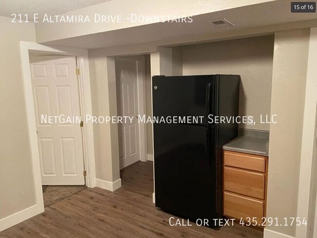 Building Photo - 211 E Altamira Dr