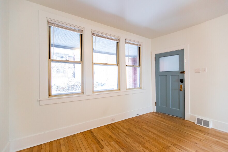 Building Photo - 226 45th St