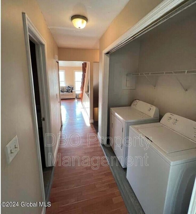 Building Photo - 59 Park Ave